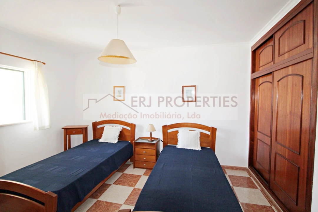 Apartamento T1 para Arrendamento em Altura Foto 9