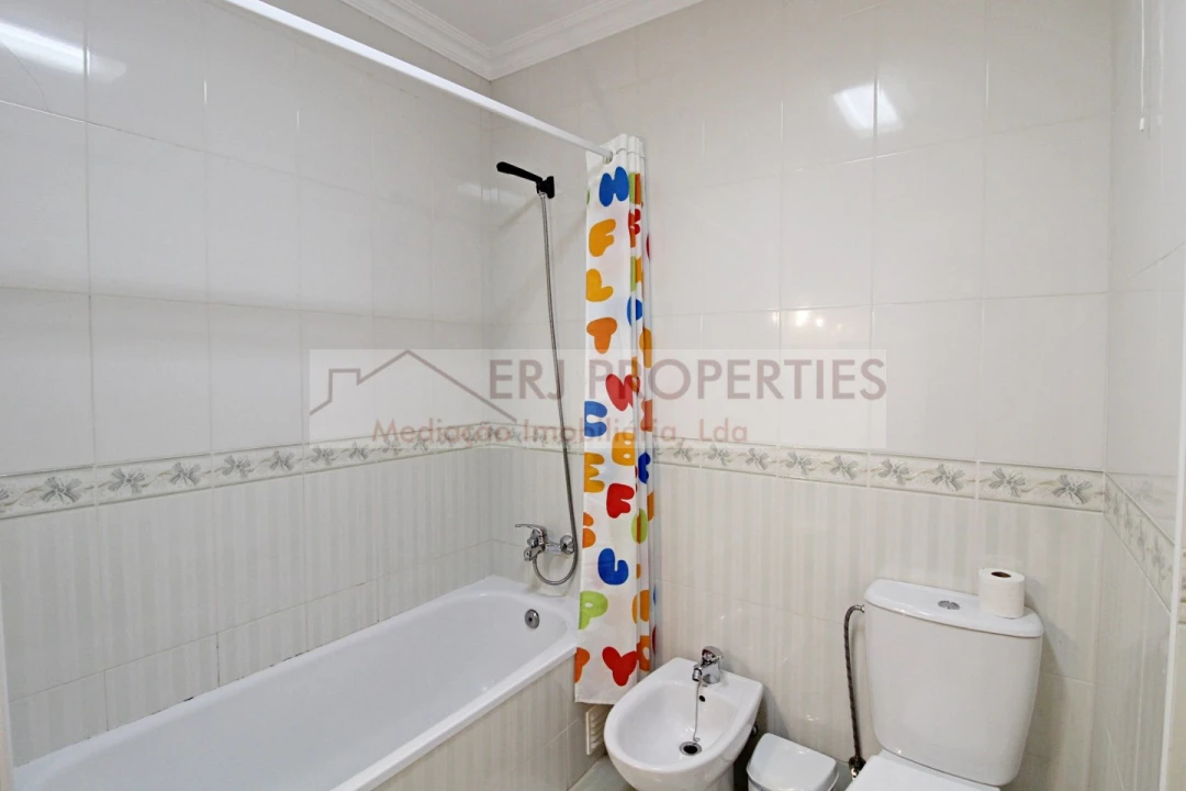 Apartamento T1 para Arrendamento em Altura Foto 13