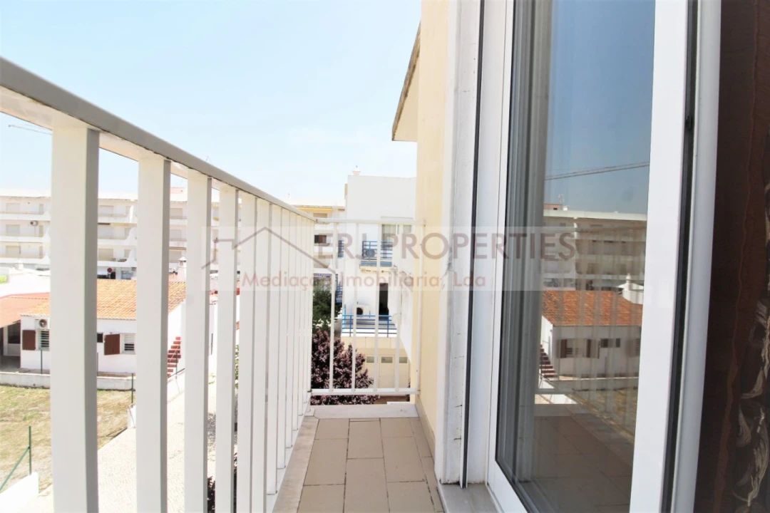 Apartamento T1 para Arrendamento em Altura Foto 9