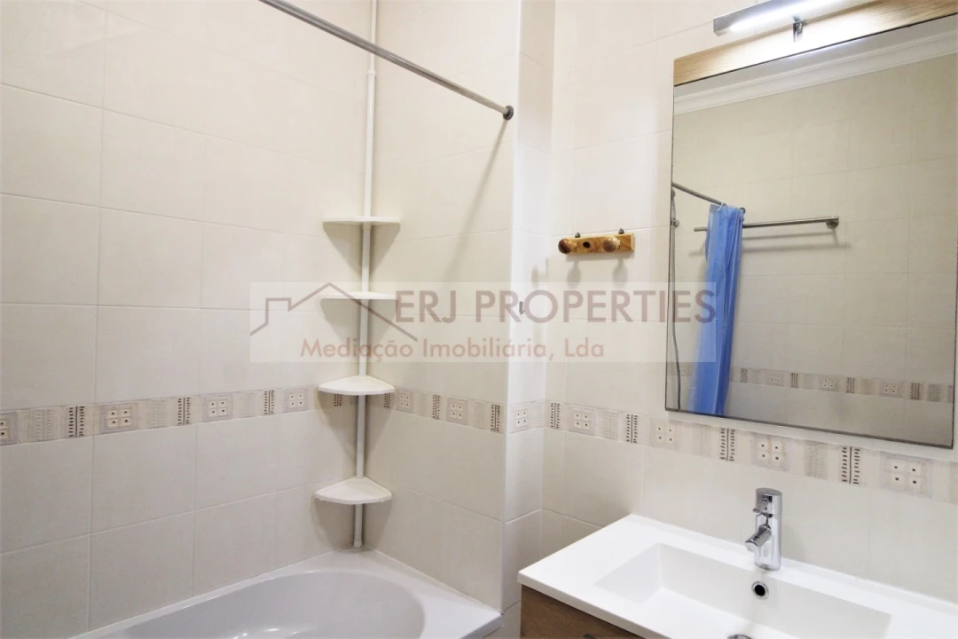 Apartamento T1 para Arrendamento em Altura Foto 8