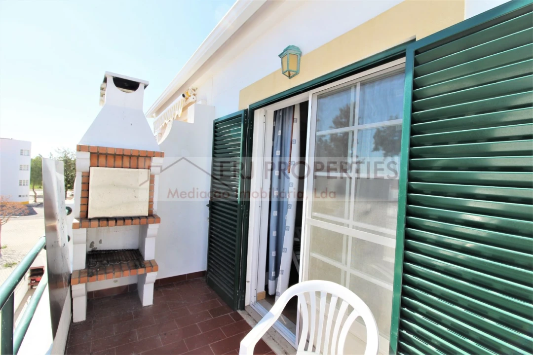 Apartamento T1 para Arrendamento em Altura Foto 3