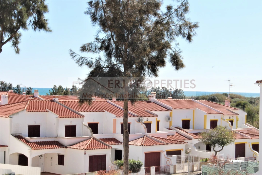 Apartamento T1 para Arrendamento em Altura Foto 5