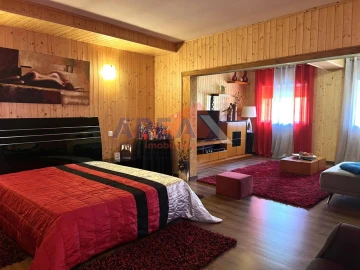 Moradia T12 para Venda em O. Azeméis, Riba-Ul, Ul, Macinhata Seixa, Madail