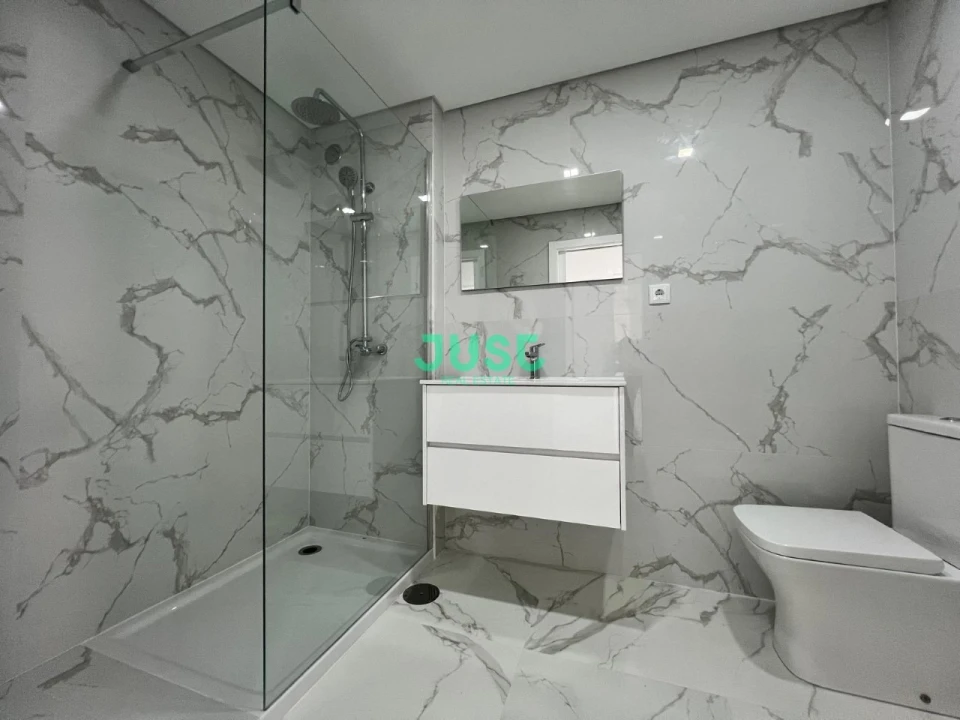 Apartamento T2 para Venda em Fernao Ferro Foto 4
