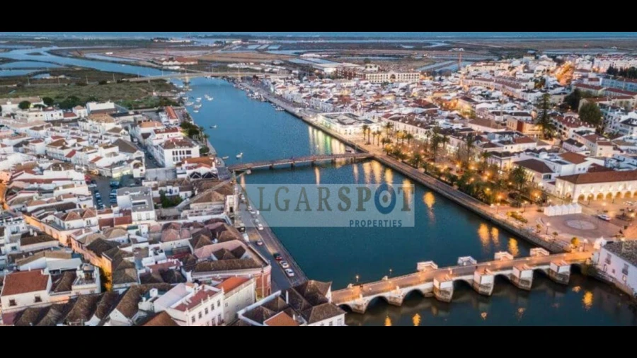 Terreno para Venda em Tavira (Santa Maria e Santiago)