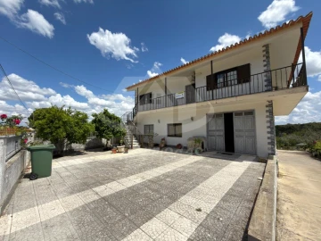 Quinta T3 para Venda em Nossa Senhora da Graça de Povoa e Meadas