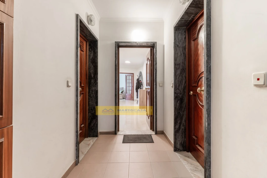 Apartamento T2 para Venda em Algueirão-Mem Martins Foto 2