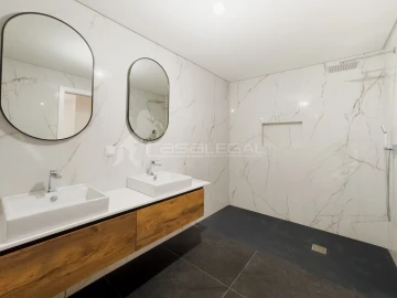 Apartamento T5 para Venda em Funchal (São Pedro)