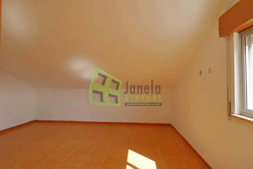 Moradia T4 para Venda em Quinta do Conde Foto 2