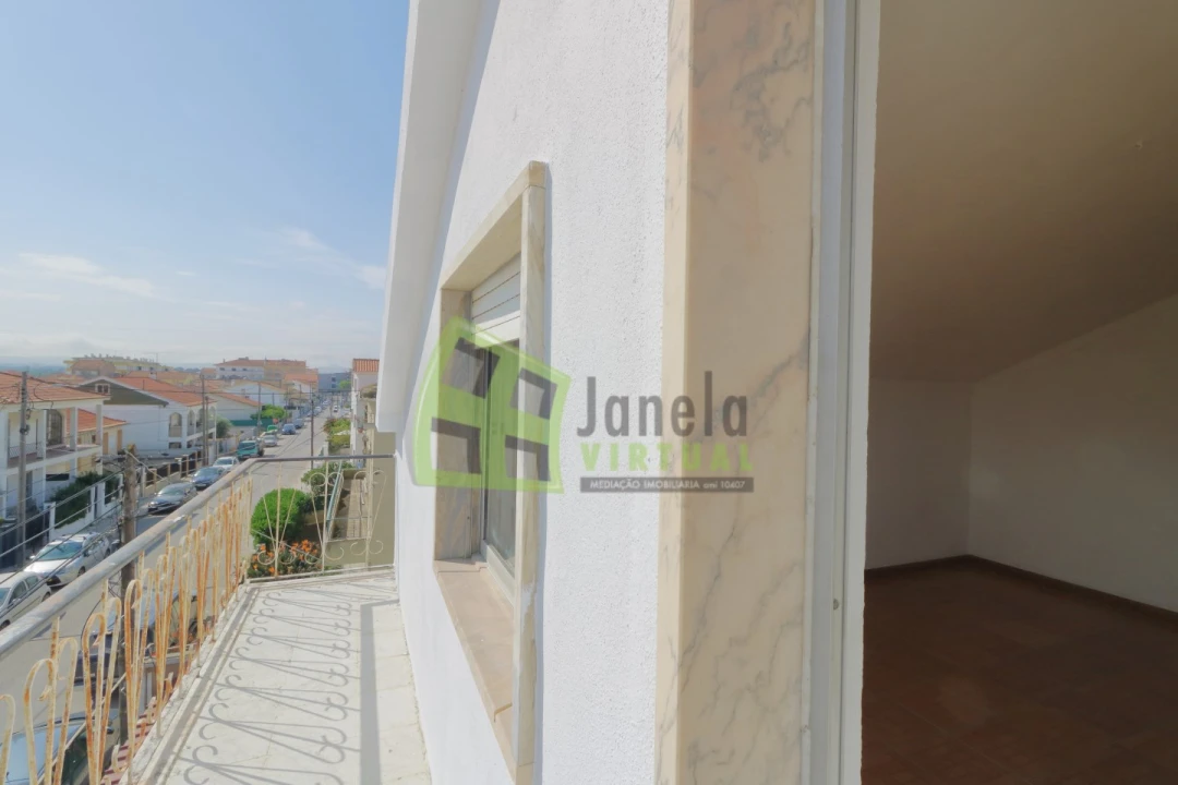 Moradia T4 para Venda em Quinta do Conde Foto 3