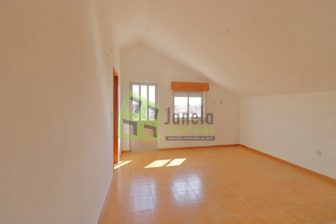 Moradia T4 para Venda em Quinta do Conde Foto 6