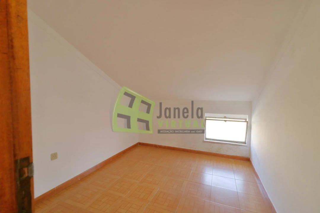 Moradia T4 para Venda em Quinta do Conde Foto 7