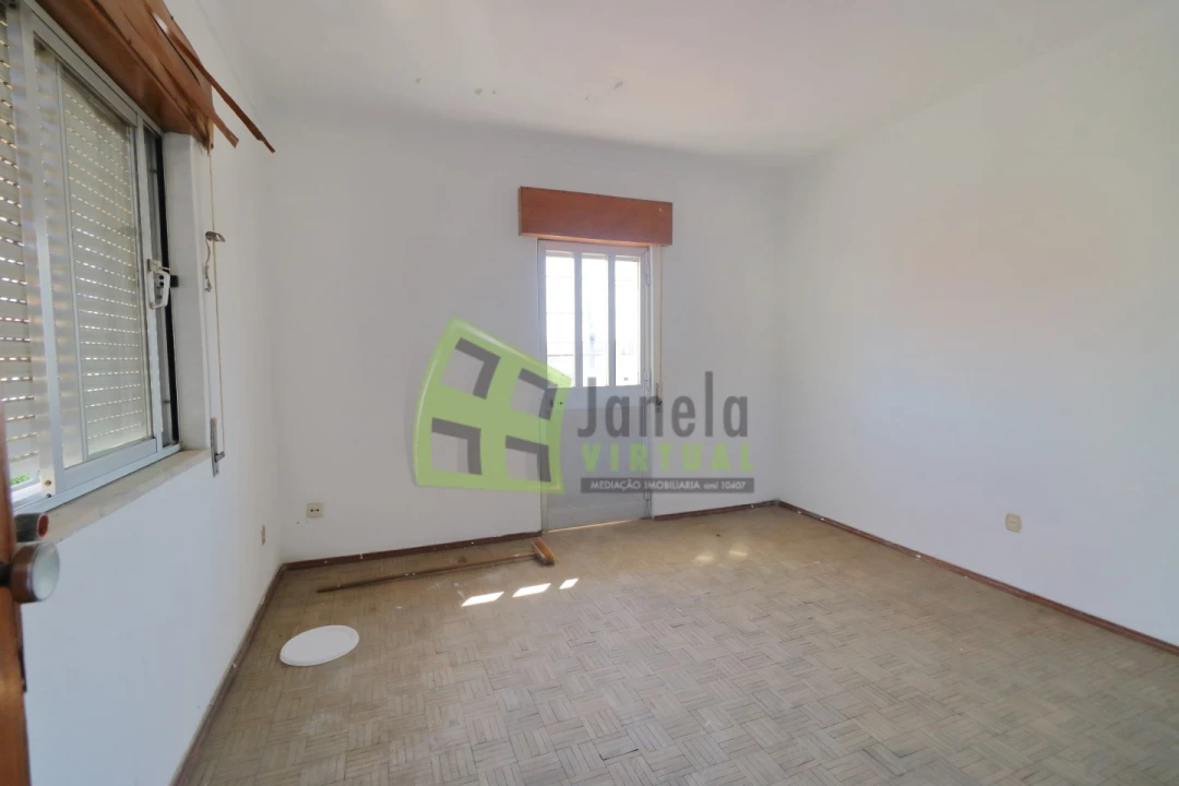 Moradia T4 para Venda em Quinta do Conde Foto 11