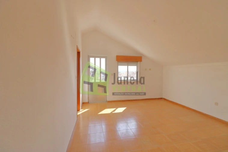 Moradia T4 para Venda em Quinta do Conde Foto 6