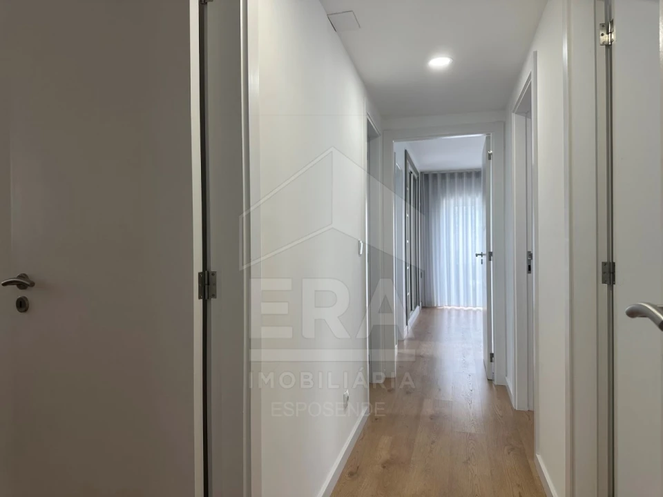 Moradia T4 para Venda em Areosa Foto 11