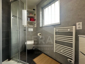 Moradia T4 para Venda em Areosa