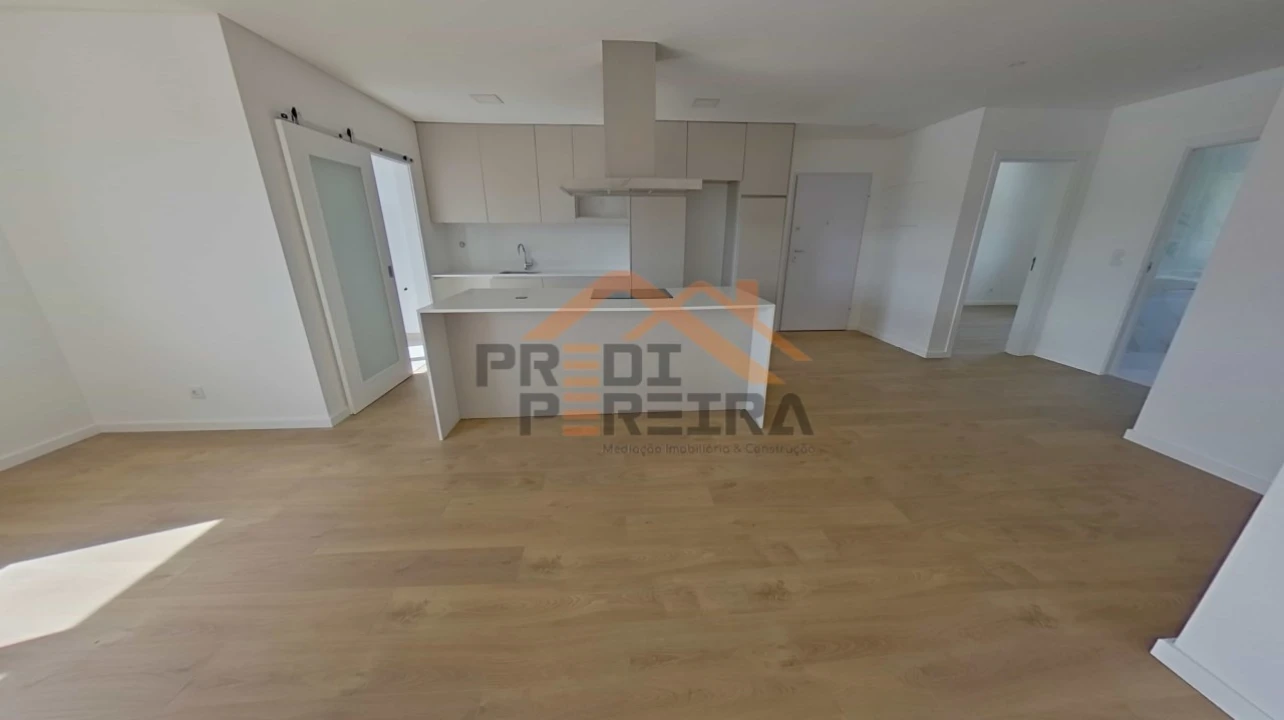 Apartamento T2 para Venda em Camarate, Unhos e Apelação Foto 5