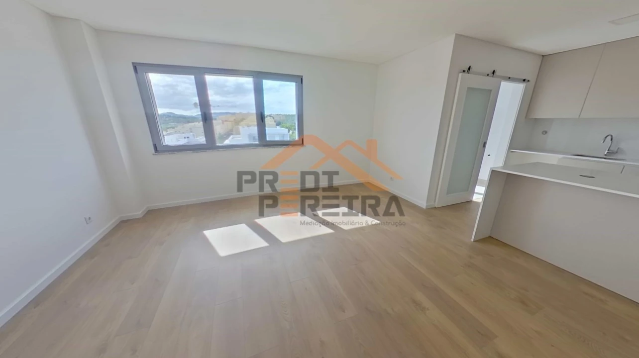 Apartamento T2 para Venda em Camarate, Unhos e Apelação Foto 18