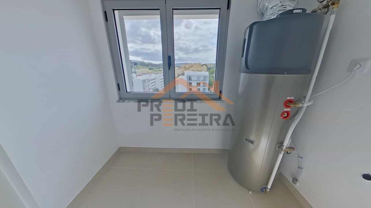Apartamento T2 para Venda em Camarate, Unhos e Apelação Foto 21