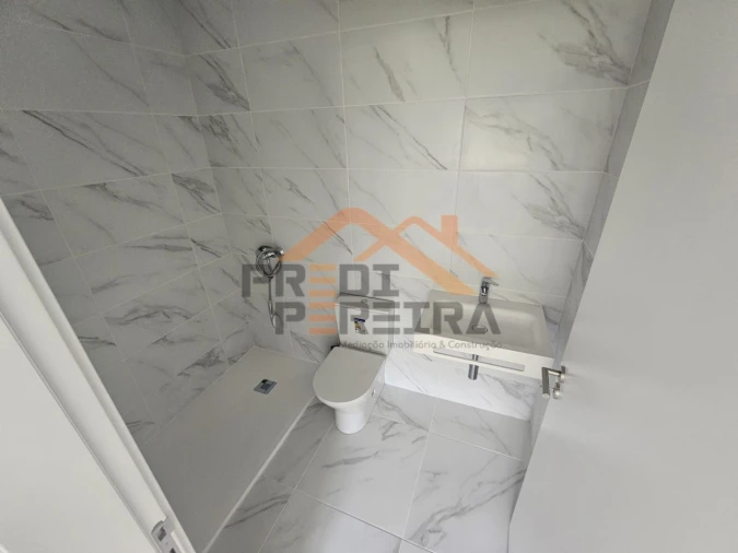 Apartamento T2 para Venda em Camarate, Unhos e Apelação Foto 17