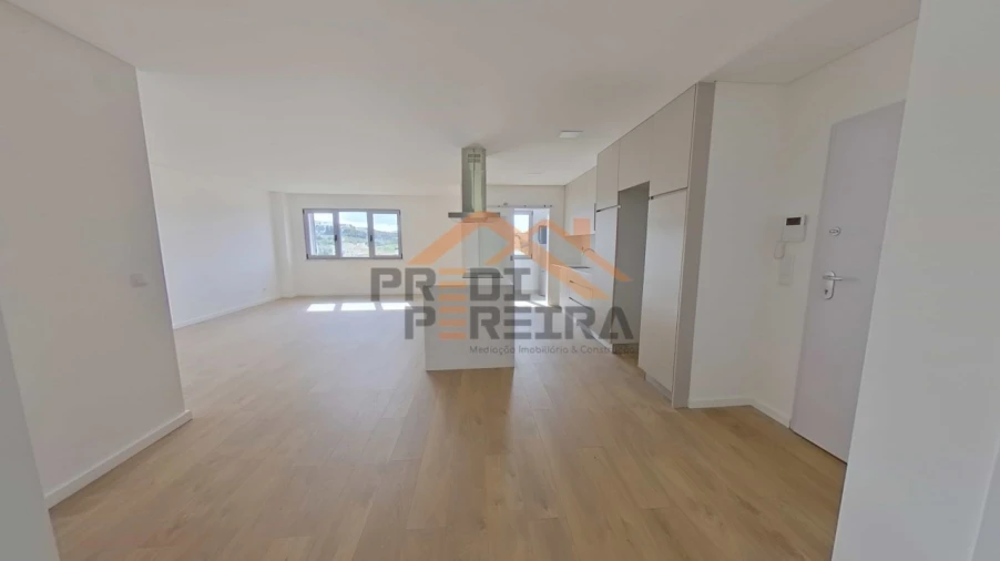 Apartamento T2 para Venda em Camarate, Unhos e Apelação Foto 29