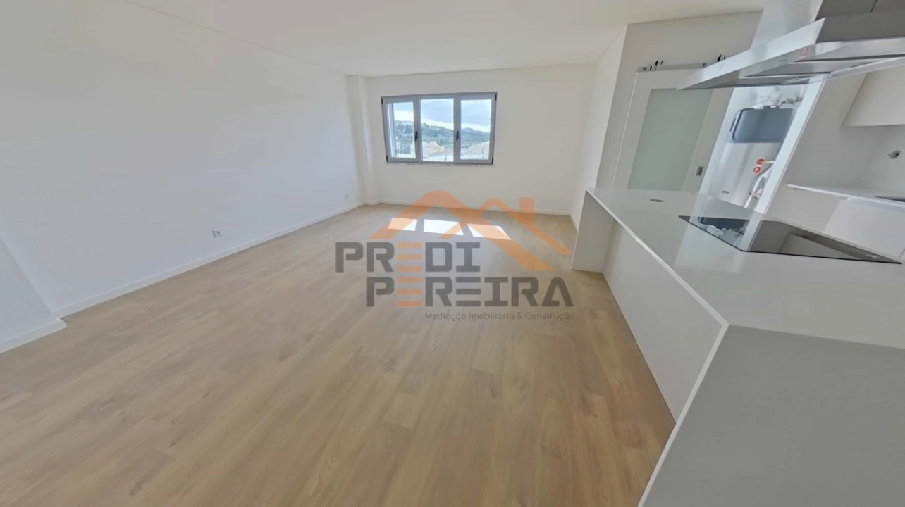 Apartamento T2 para Venda em Camarate, Unhos e Apelação Foto 3