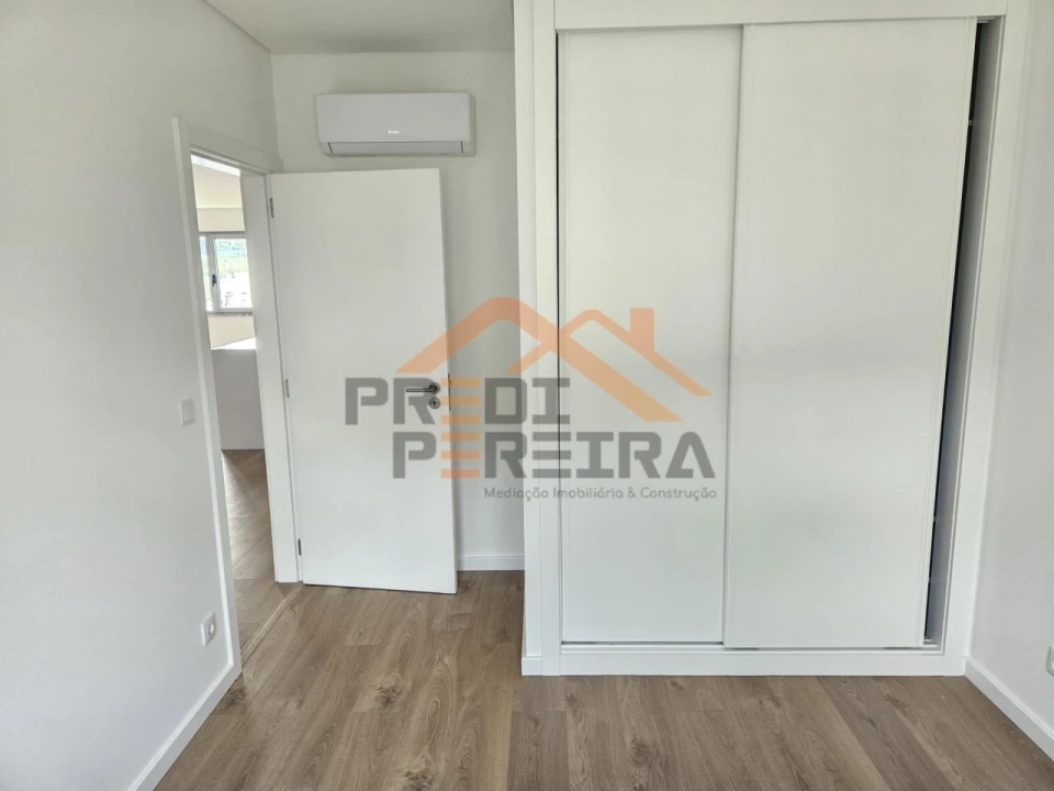 Apartamento T2 para Venda em Camarate, Unhos e Apelação Foto 18