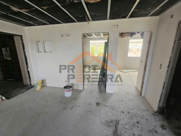 Apartamento T2 para Venda em Camarate, Unhos e Apelação