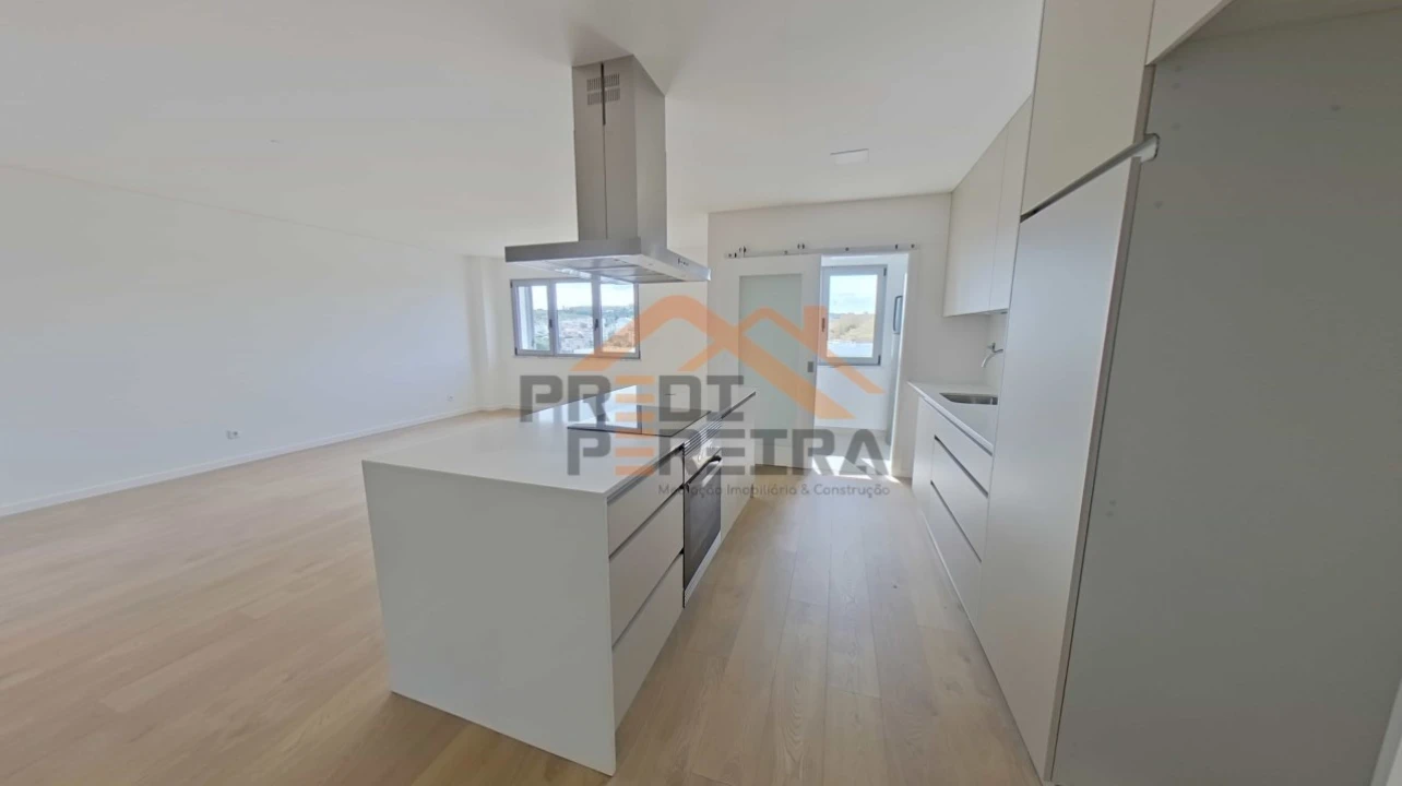 Apartamento T2 para Venda em Camarate, Unhos e Apelação Foto 15