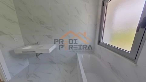 Apartamento T2 para Venda em Camarate, Unhos e Apelação