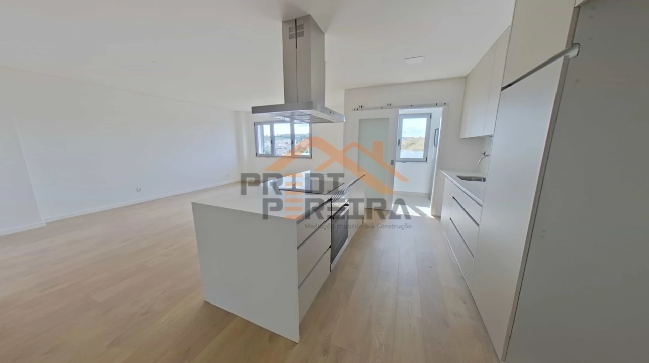 Apartamento T2 para Venda em Camarate, Unhos e Apelação Foto 5