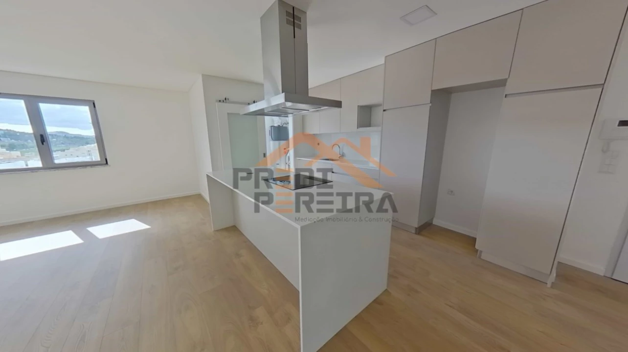 Apartamento T2 para Venda em Camarate, Unhos e Apelação Foto 3