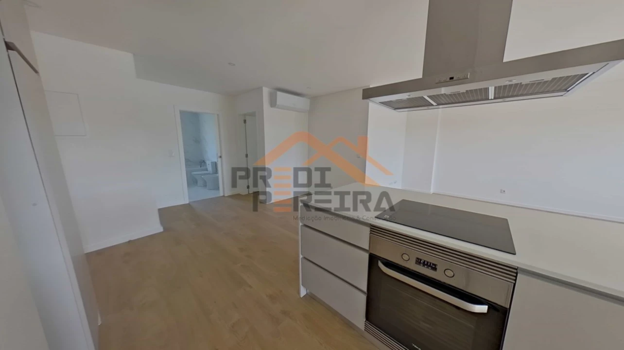 Apartamento T2 para Venda em Camarate, Unhos e Apelação Foto 8