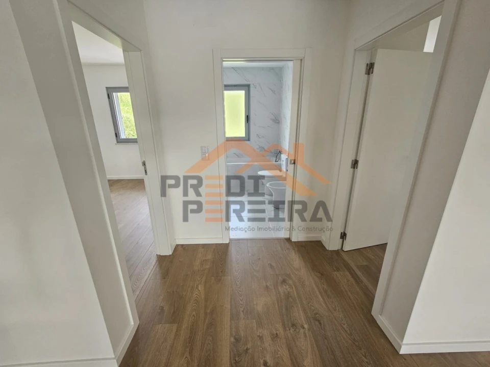 Apartamento T2 para Venda em Camarate, Unhos e Apelação Foto 10