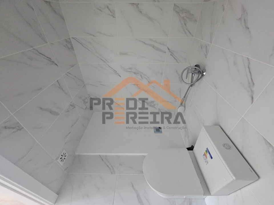 Apartamento T2 para Venda em Camarate, Unhos e Apelação Foto 14