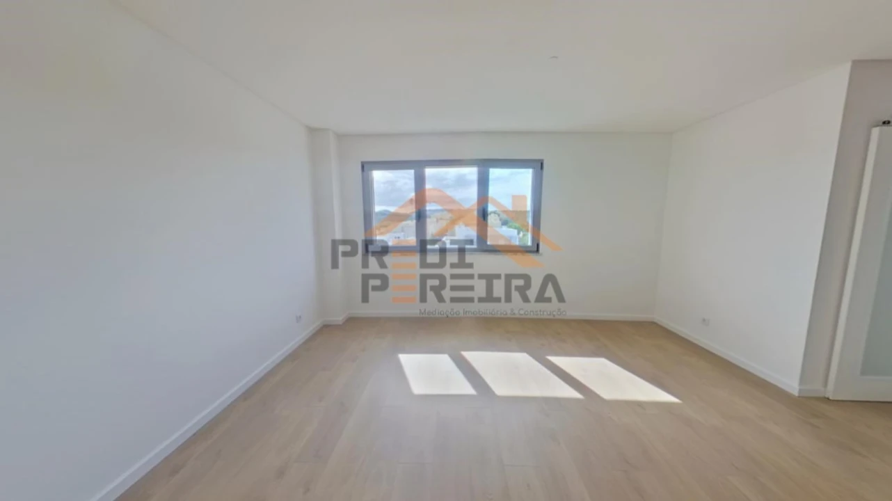 Apartamento T2 para Venda em Camarate, Unhos e Apelação Foto 26