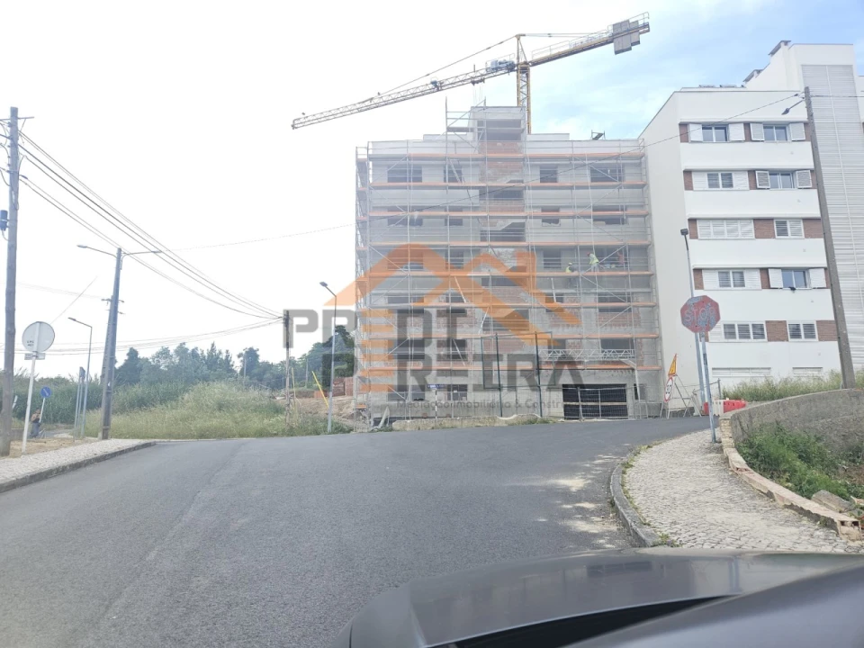 Apartamento T2 para Venda em Camarate, Unhos e Apelação Foto 32