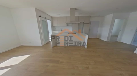 Apartamento T2 para Venda em Camarate, Unhos e Apelação