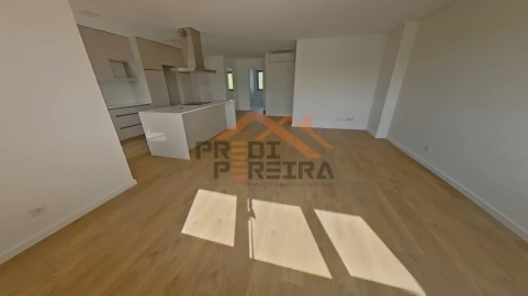 Apartamento T2 para Venda em Camarate, Unhos e Apelação