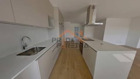 Apartamento T2 para Venda em Camarate, Unhos e Apelação