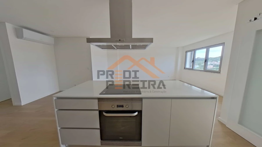 Apartamento T2 para Venda em Camarate, Unhos e Apelação Foto 6