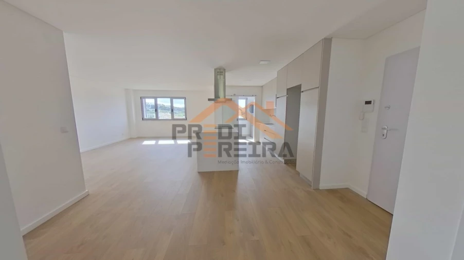 Apartamento T2 para Venda em Camarate, Unhos e Apelação Foto 29