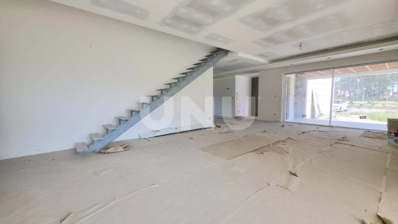 Moradia T4 para Venda em Ovar, São João, Arada e São Vicente de Pereira Jusã Foto 3