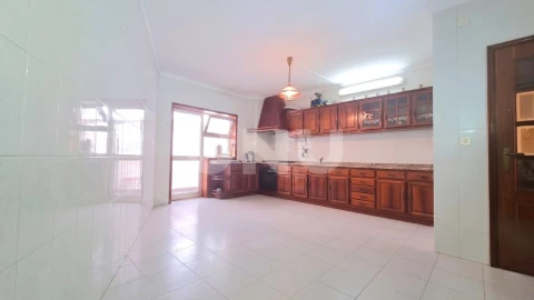 Apartamento T3 para Venda em Santa Maria da Feira, Travanca, Sanfins e Espargo