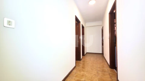 Apartamento T3 para Venda em Santa Maria da Feira, Travanca, Sanfins e Espargo