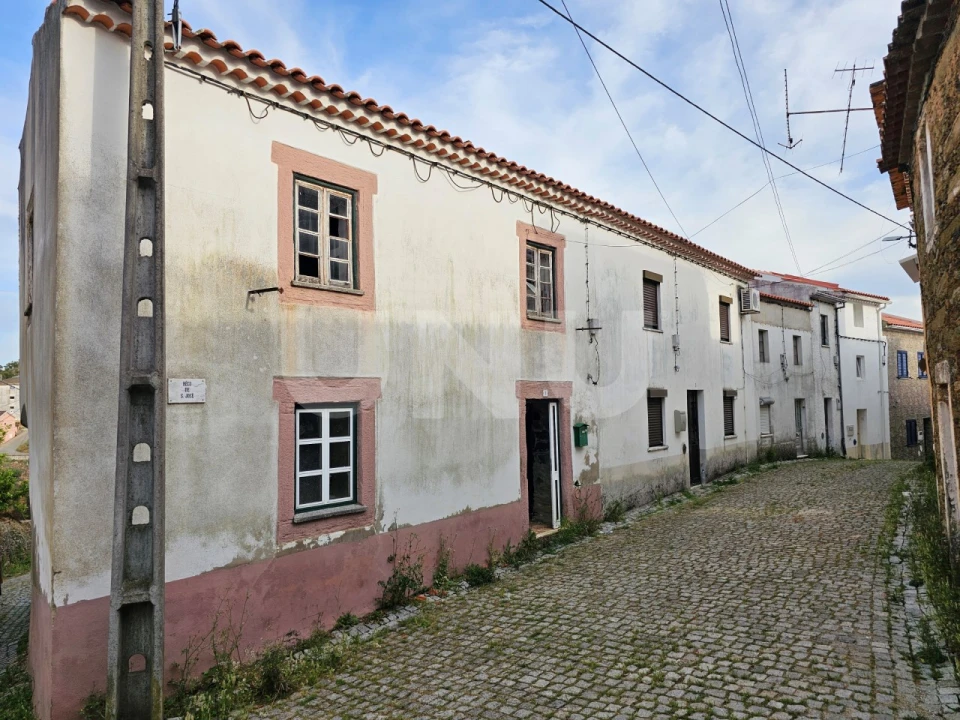 Moradia T3 para Venda em Cebolais de Cima e Retaxo Foto 1