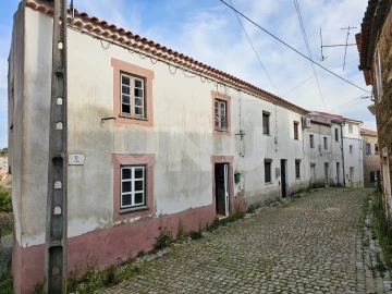 Moradia T3 para Venda em Cebolais de Cima e Retaxo