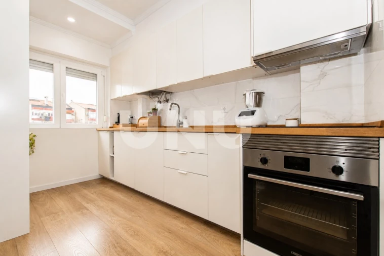 Apartamento T2 para Venda em Odivelas Foto 2