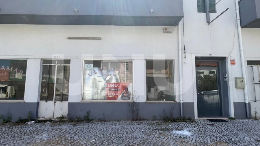 Prédio para Venda em Seixal, Arrentela e Aldeia de Paio Pires