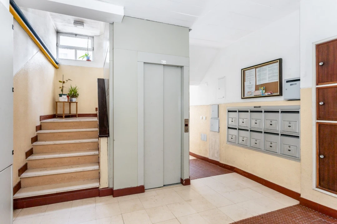 Apartamento T4 para Venda em São Domingos de Benfica Foto 24